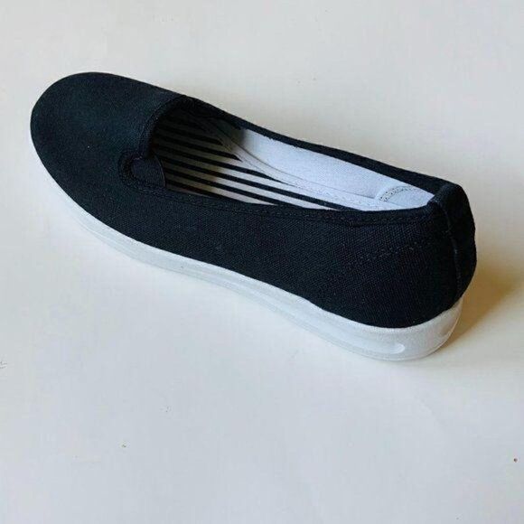Comfortview Black Canvas Slip On Padded Insole Sneakers 9.5W New - Picture 1 of 6